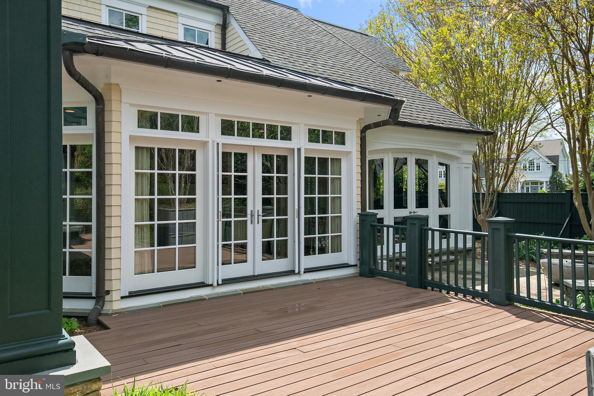 PENDENNIS MOUNT - Residential