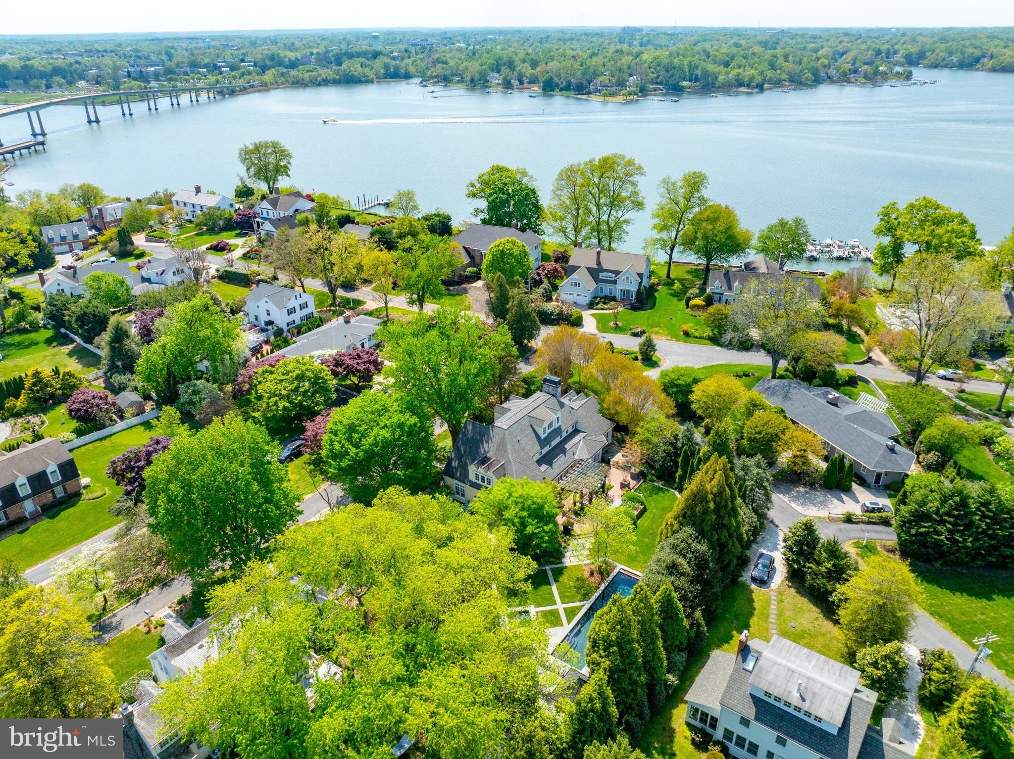 PENDENNIS MOUNT - Residential