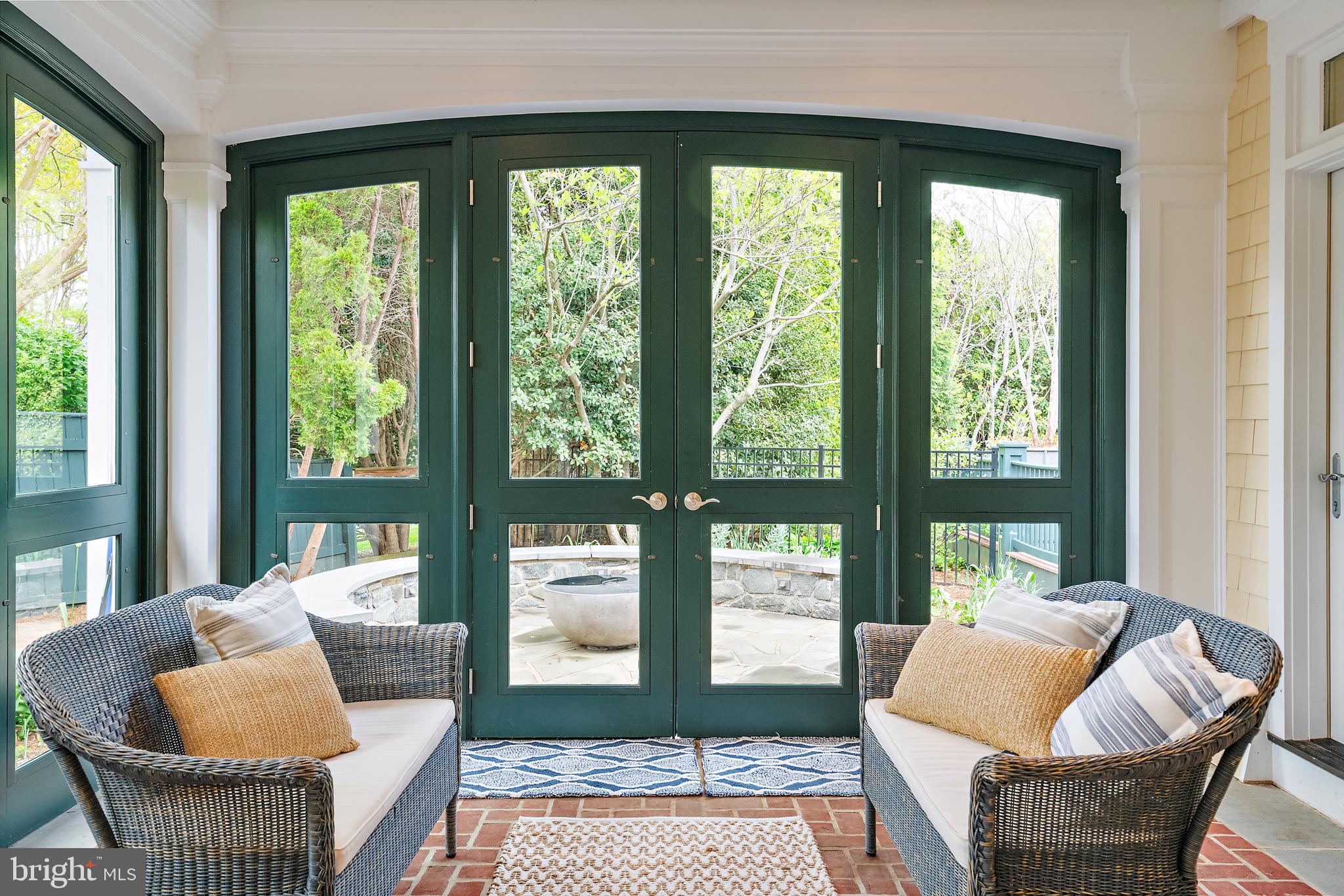 PENDENNIS MOUNT - Residential