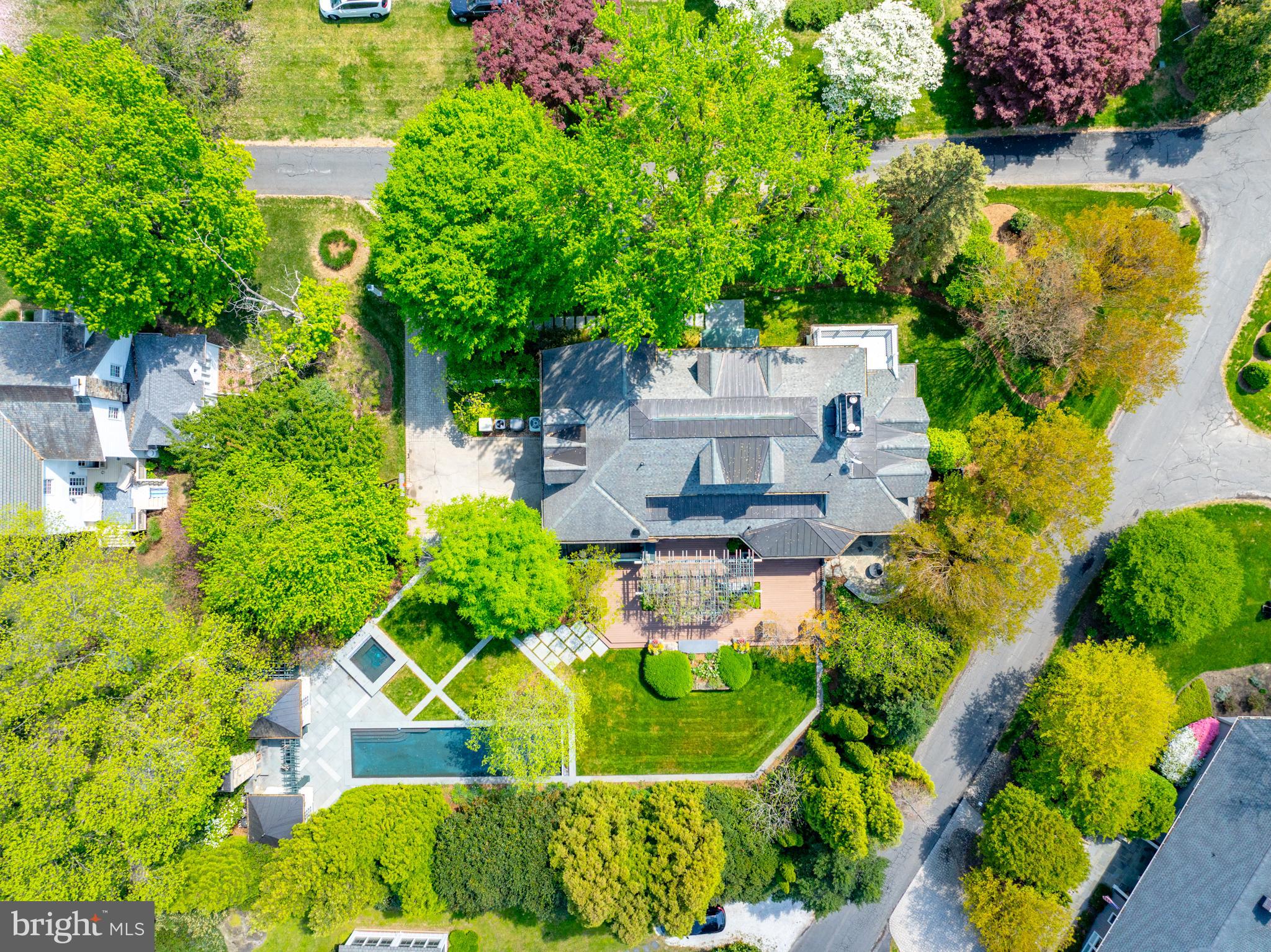 PENDENNIS MOUNT - Residential