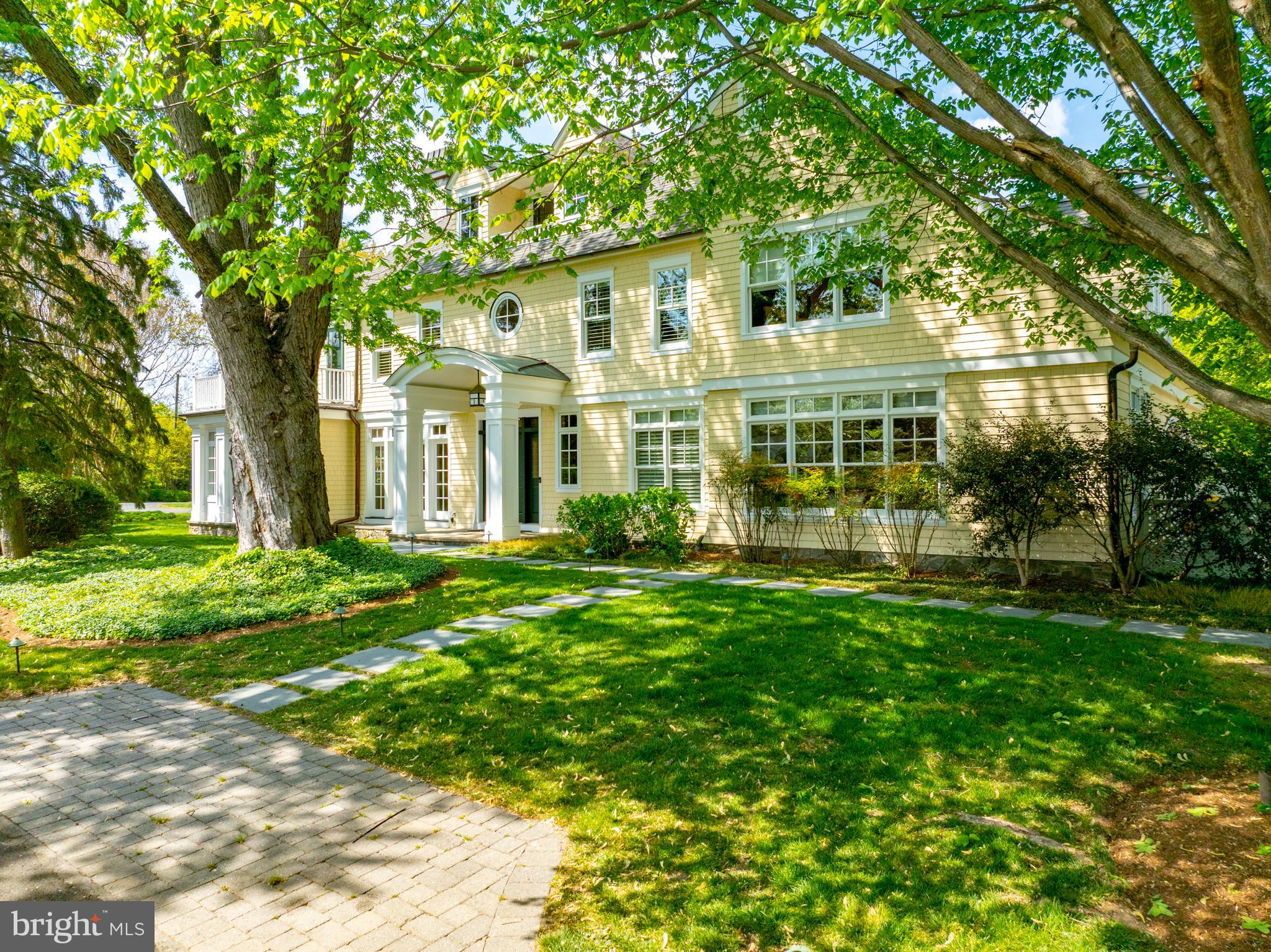 PENDENNIS MOUNT - Residential