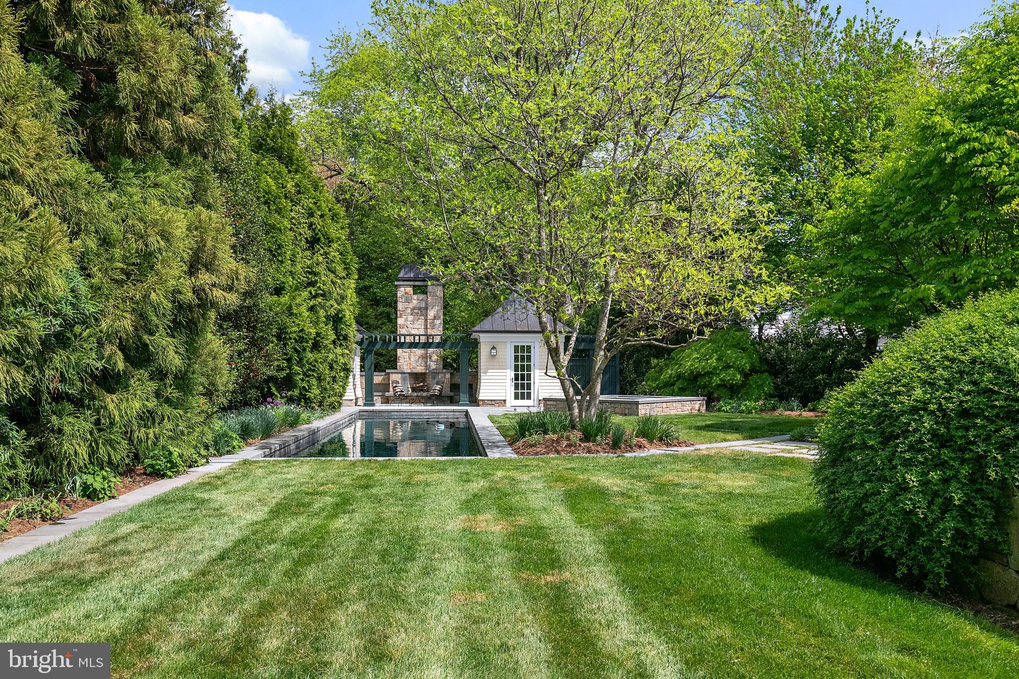 PENDENNIS MOUNT - Residential