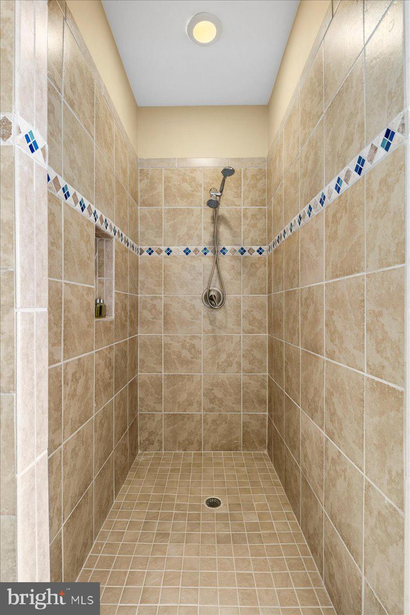 CLIFTON - Residential