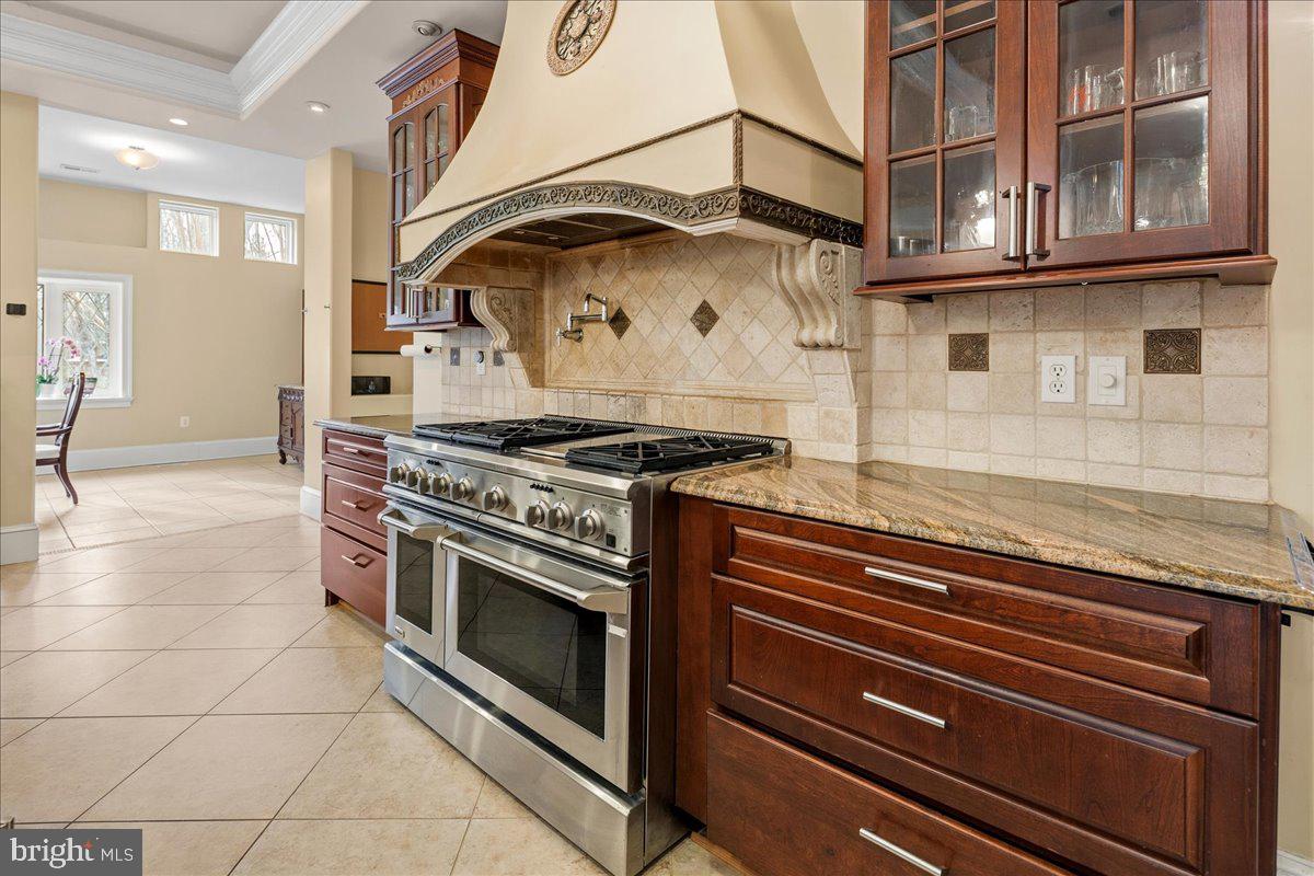 CLIFTON - Residential