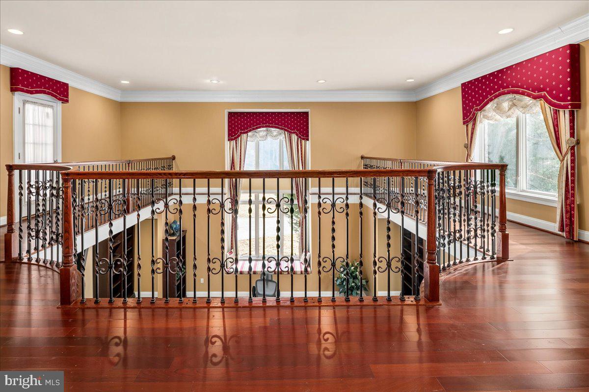 CLIFTON - Residential