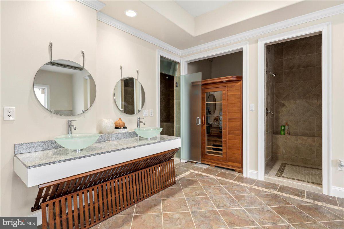 CLIFTON - Residential