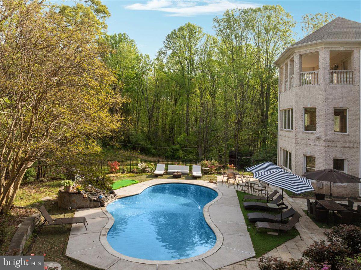 CLIFTON - Residential