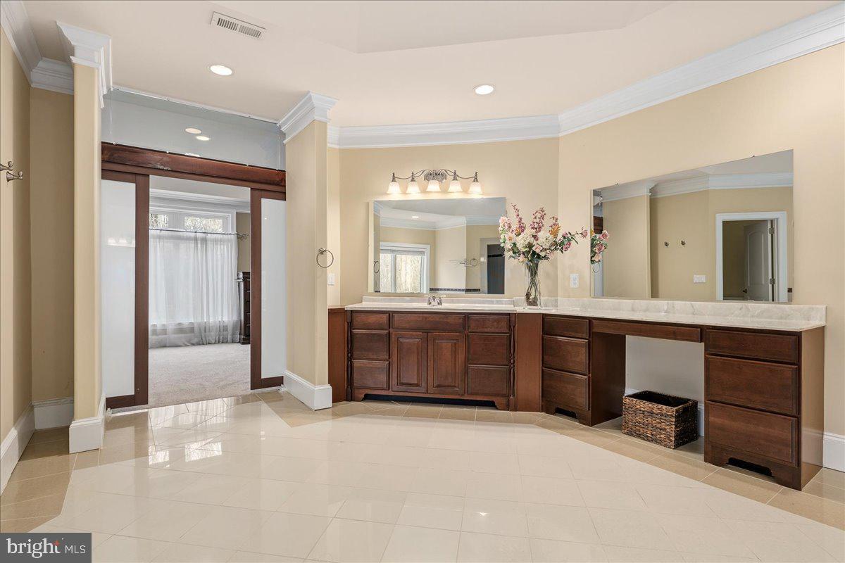 CLIFTON - Residential