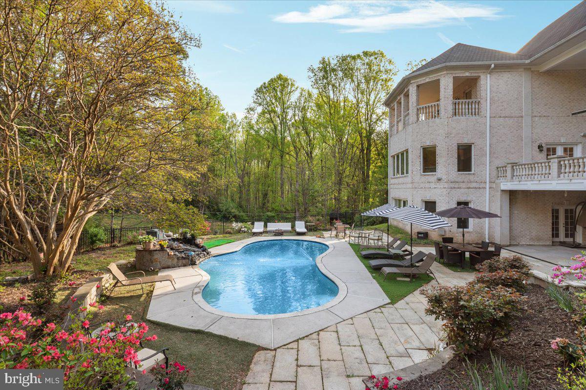 CLIFTON - Residential