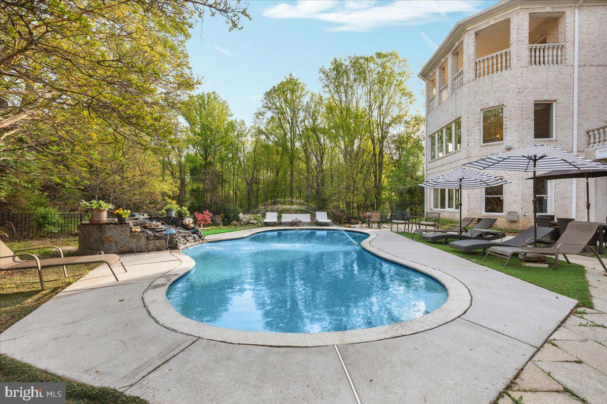 CLIFTON - Residential