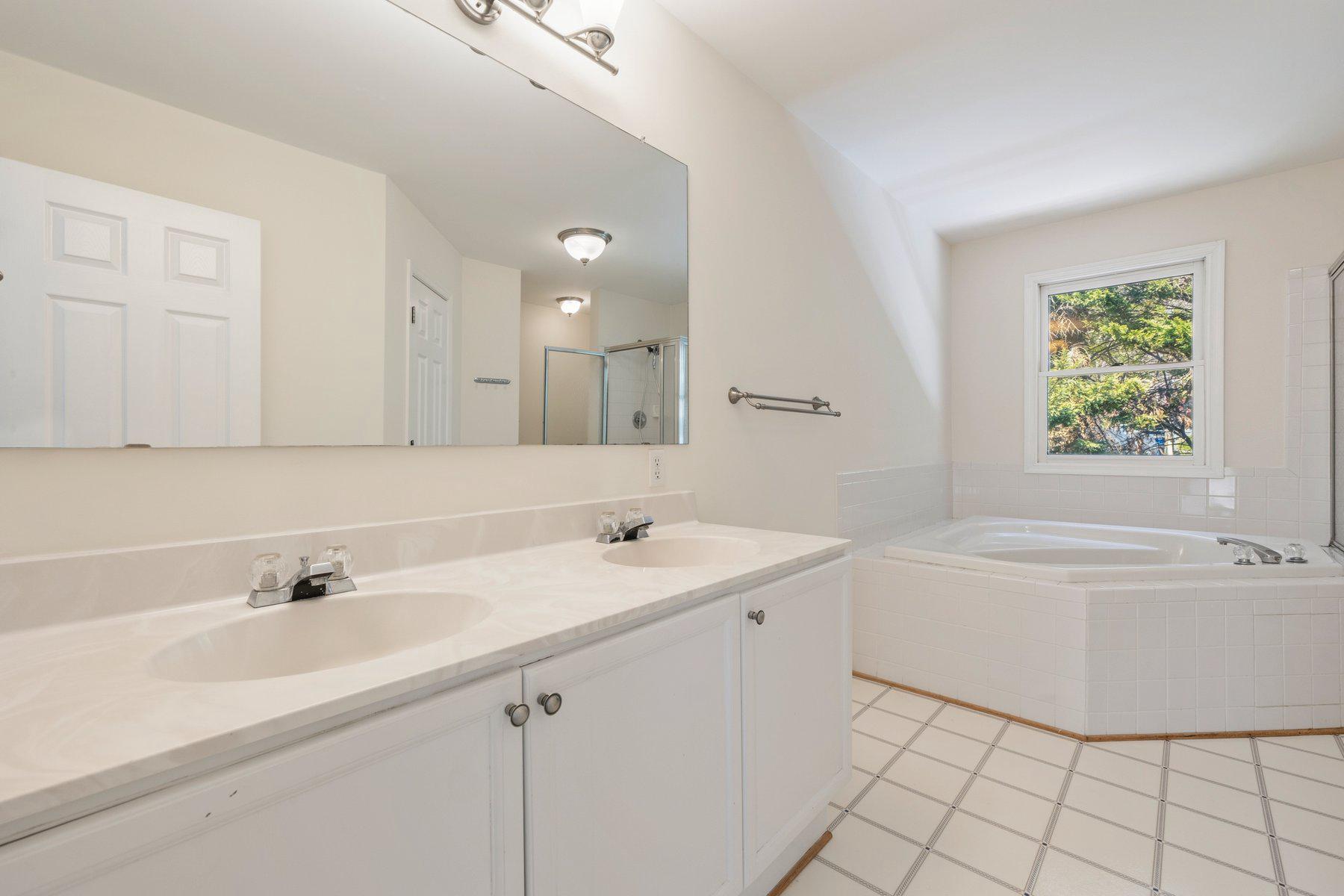 THE MEADOWS - Residential