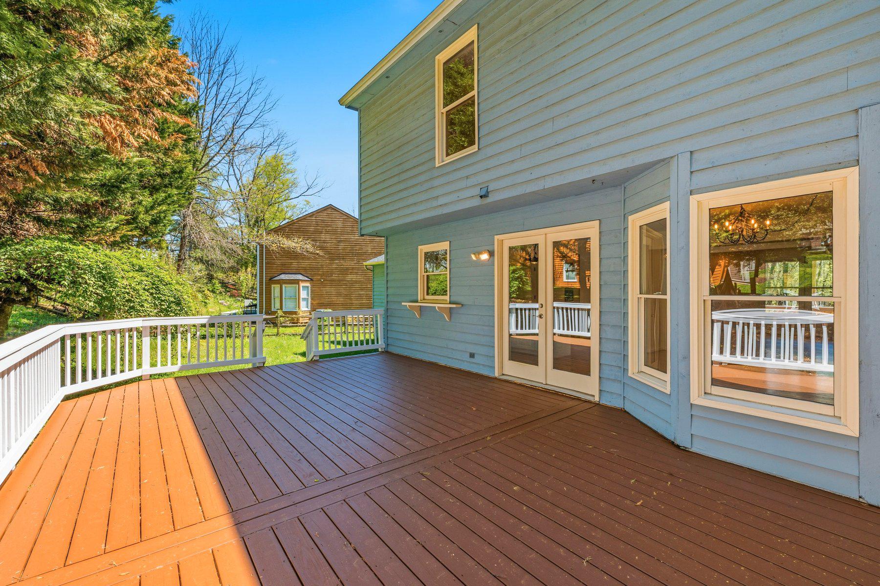 THE MEADOWS - Residential