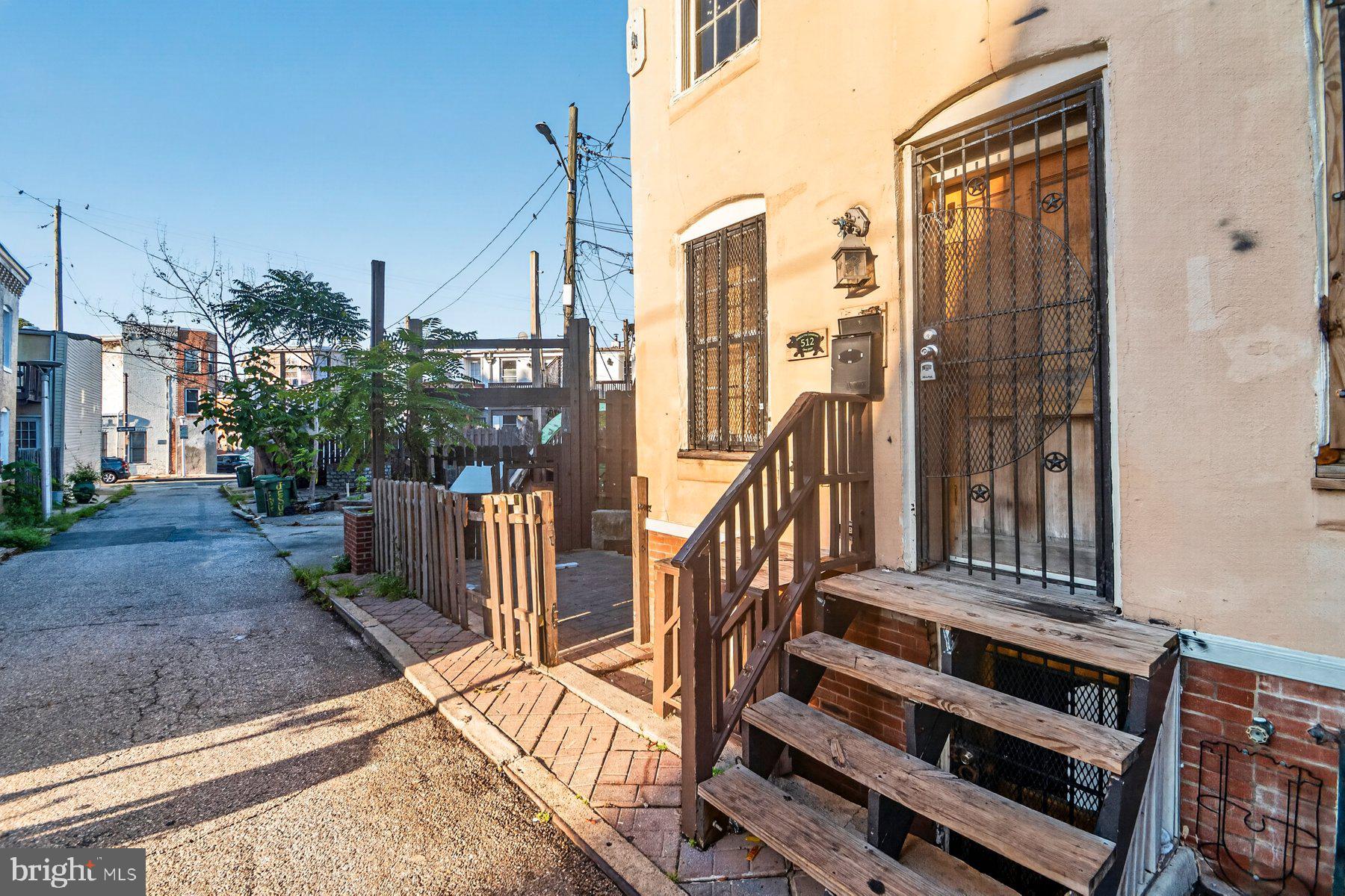 512 CALLENDER STREET