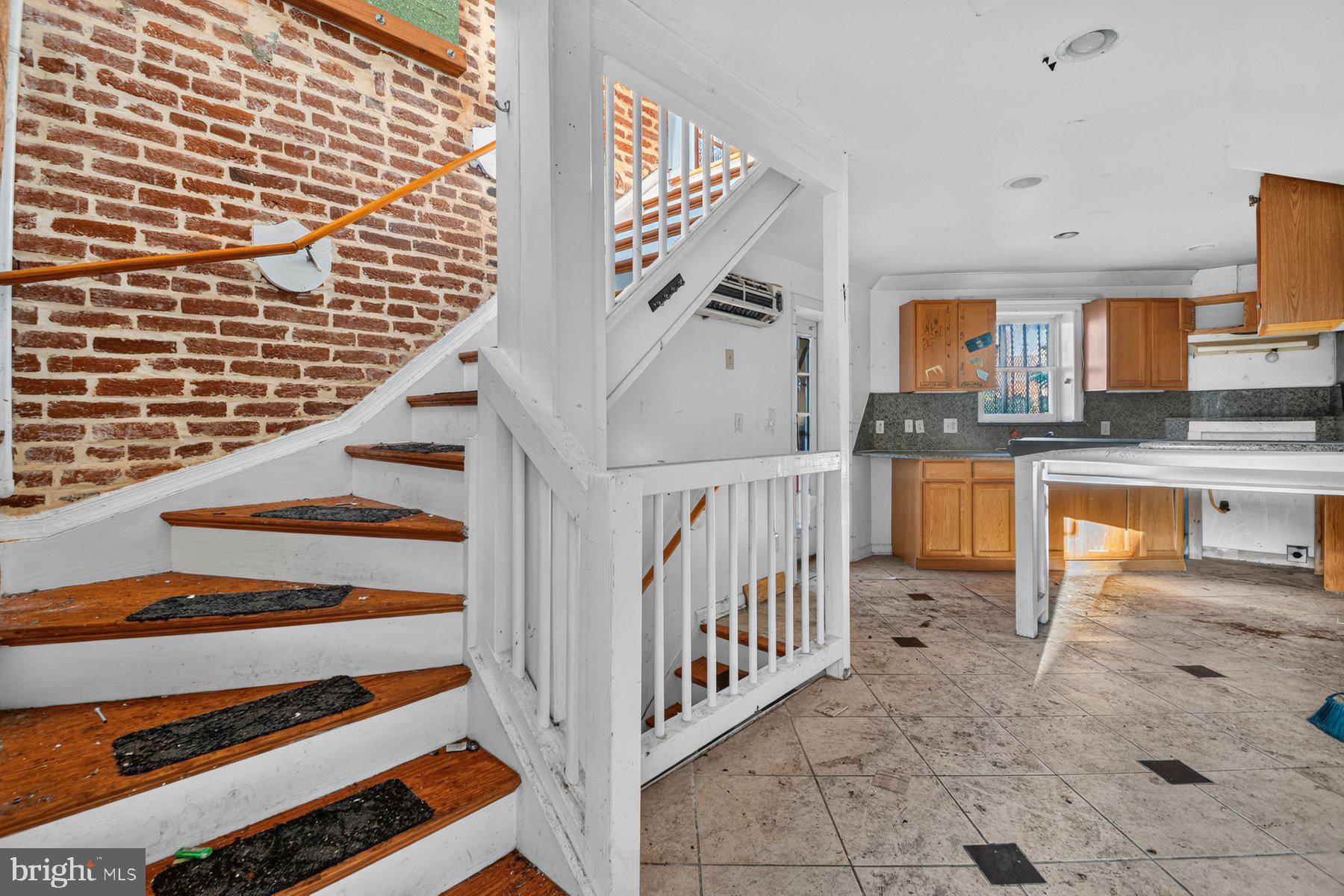 512 CALLENDER STREET