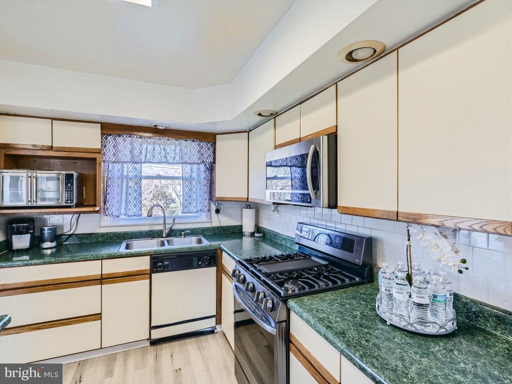 LYNNE ACRES - Residential