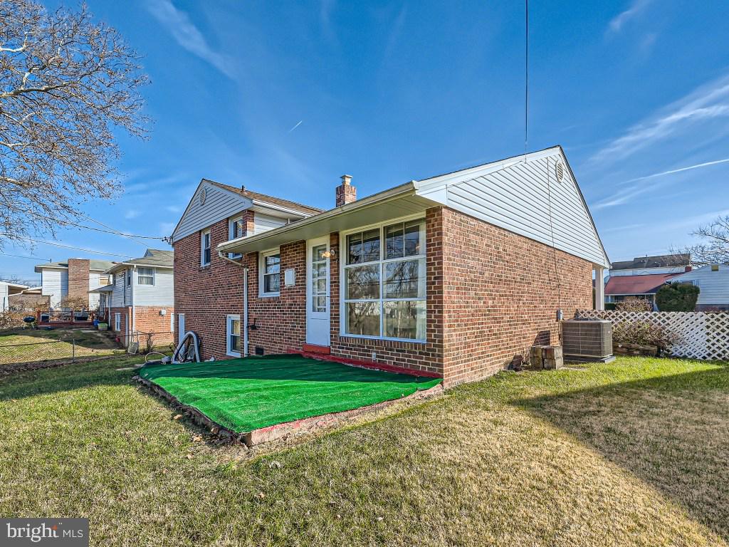 LYNNE ACRES - Residential