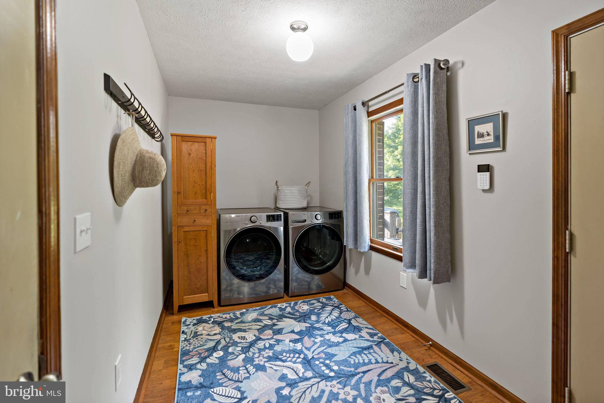 SHEPHERD WEST - Residential