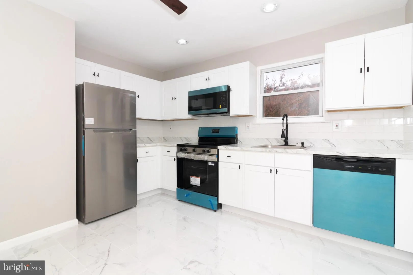 Beverly, New Jersey 08010, United States, 2 Bedrooms Bedrooms, ,2 BathroomsBathrooms,Residential,Active,246951