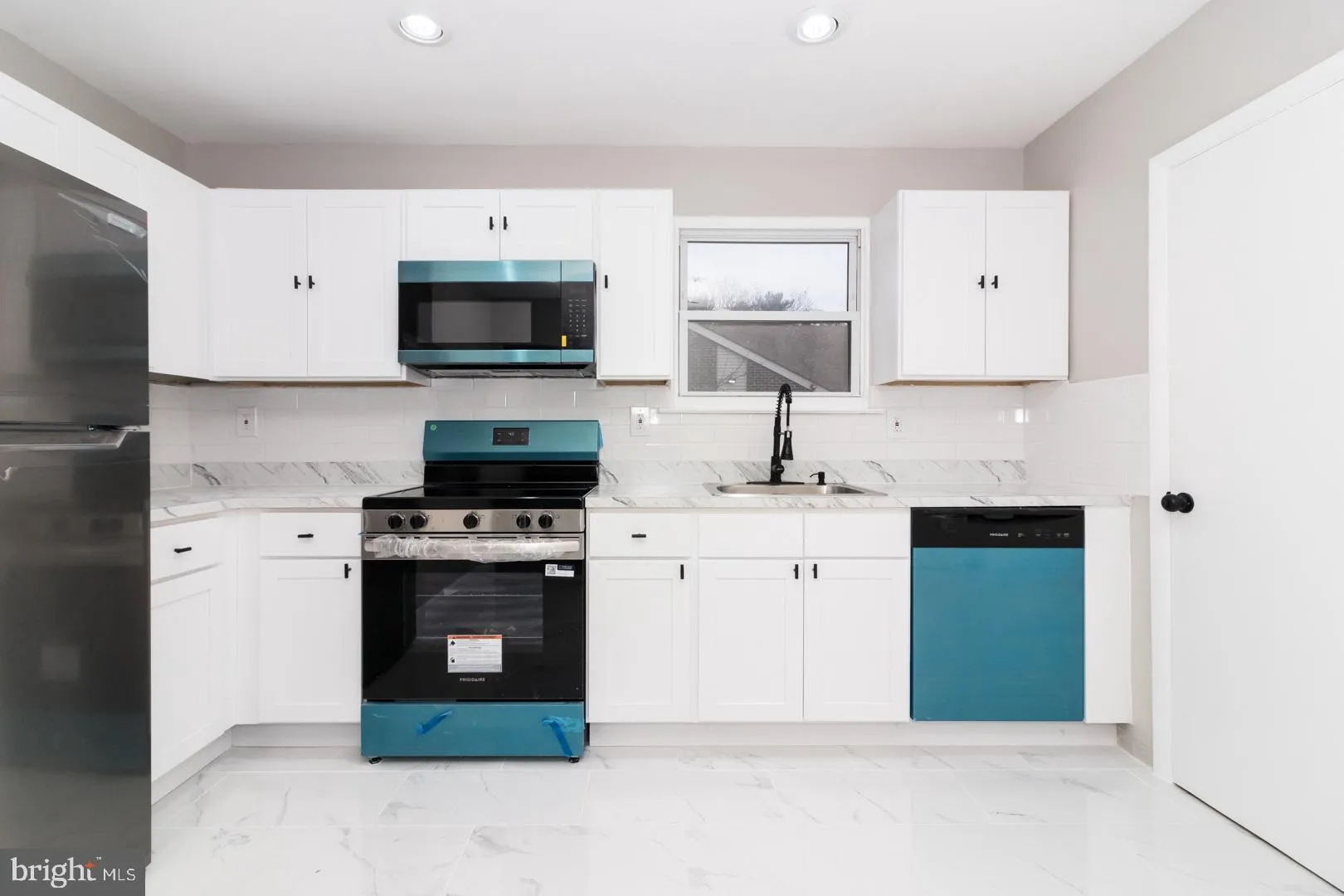 Beverly, New Jersey 08010, United States, 2 Bedrooms Bedrooms, ,2 BathroomsBathrooms,Residential,Active,246951