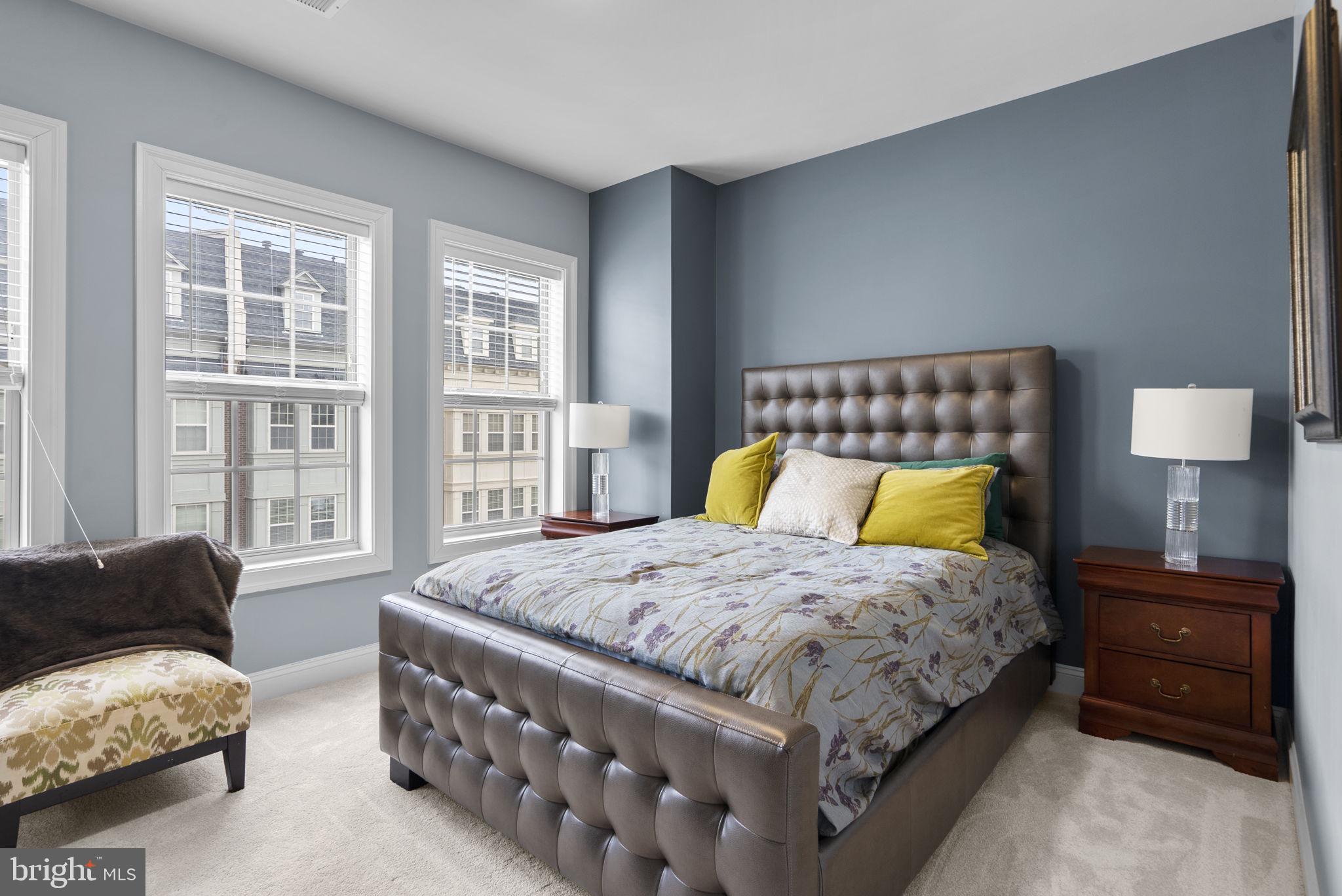 POTOMAC OVERLOOK CONDO - Residential