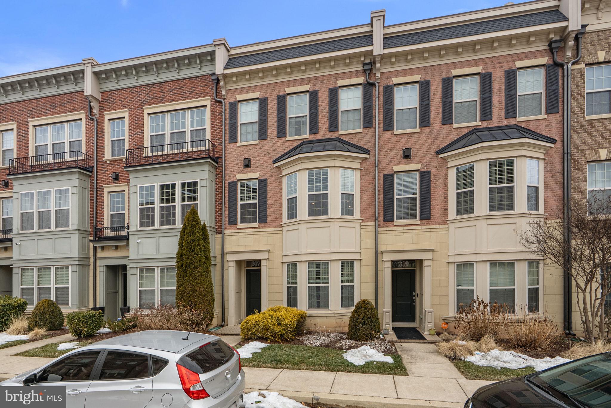 POTOMAC OVERLOOK CONDO - Residential