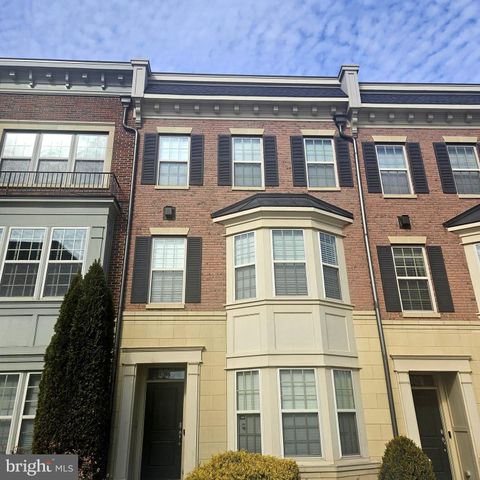 807 ADMIRALS WAY 317 OXON HILL MD 20745