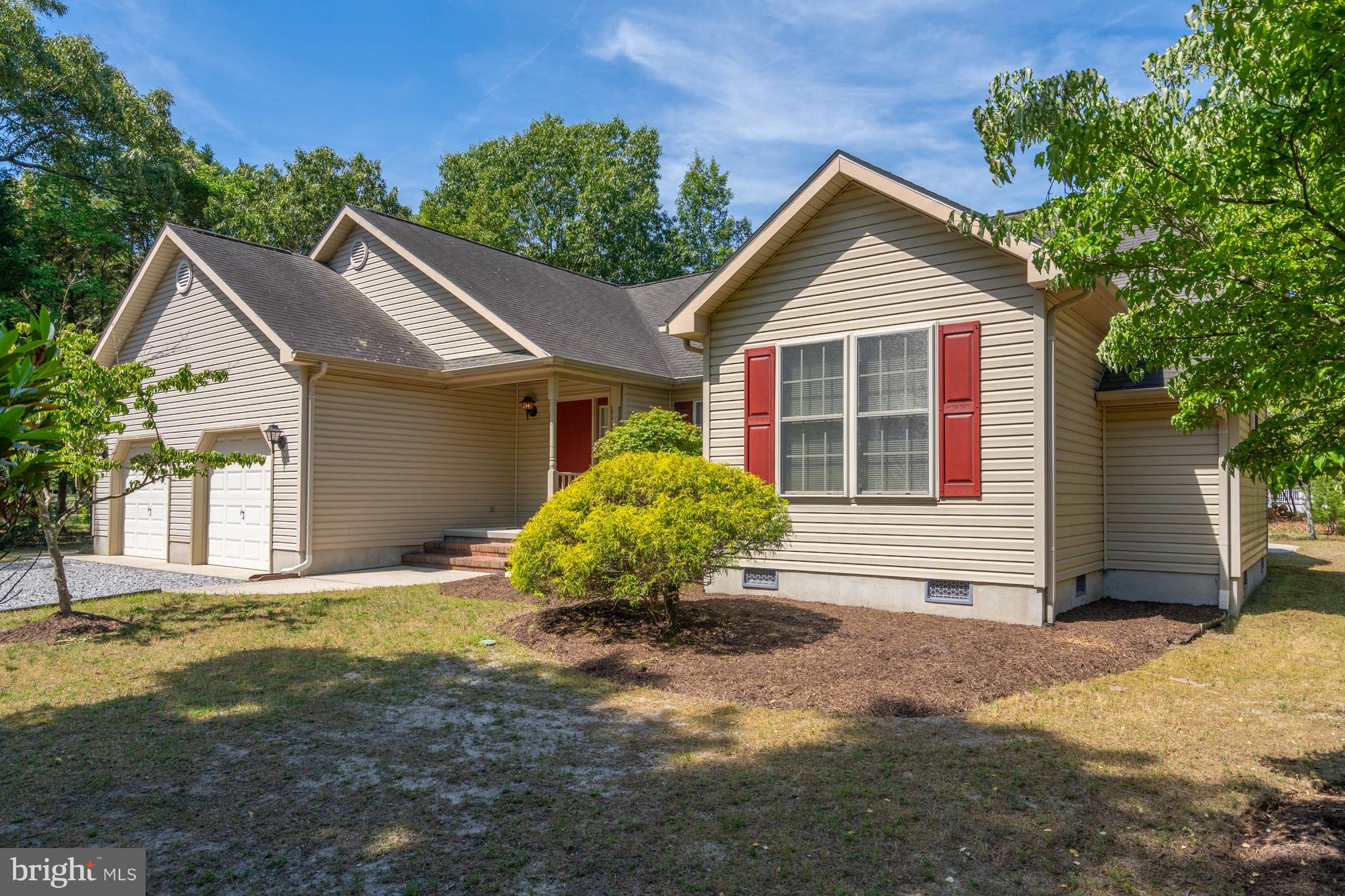 23590 HOLLY CIRCLE