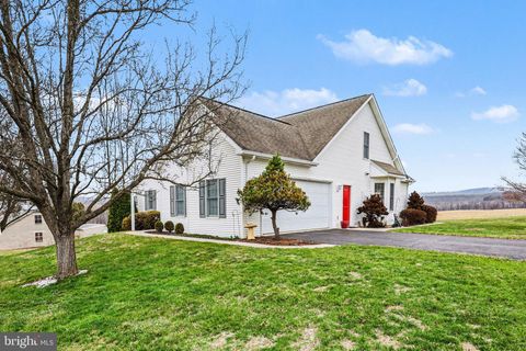 Homes For Sale - 400 Locust Street<br/> HALIFAX, PA 17032