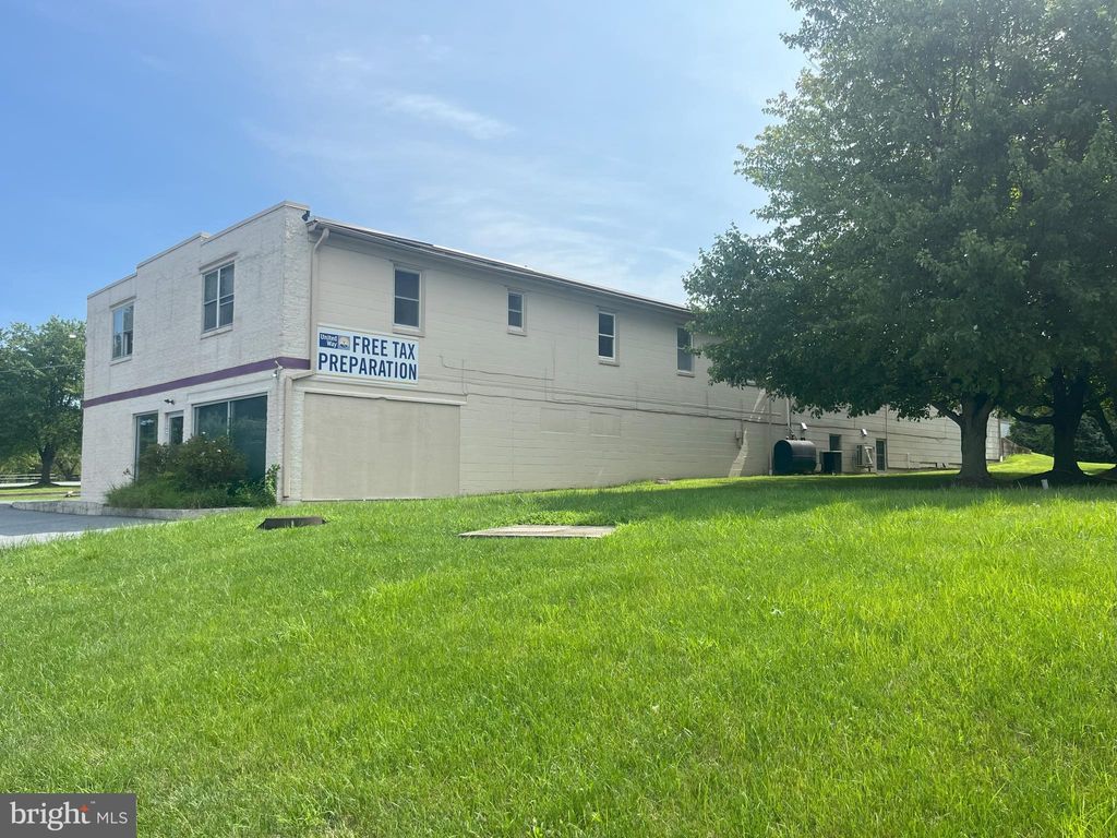 Photo of 560 S Reading Road, EPHRATA, PA 17522 (MLS # PALA2088664)