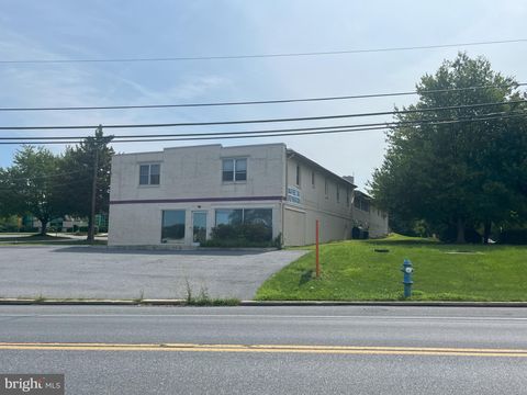 Photo of 560 S Reading Road, EPHRATA, PA 17522 (MLS # PALA2088664)