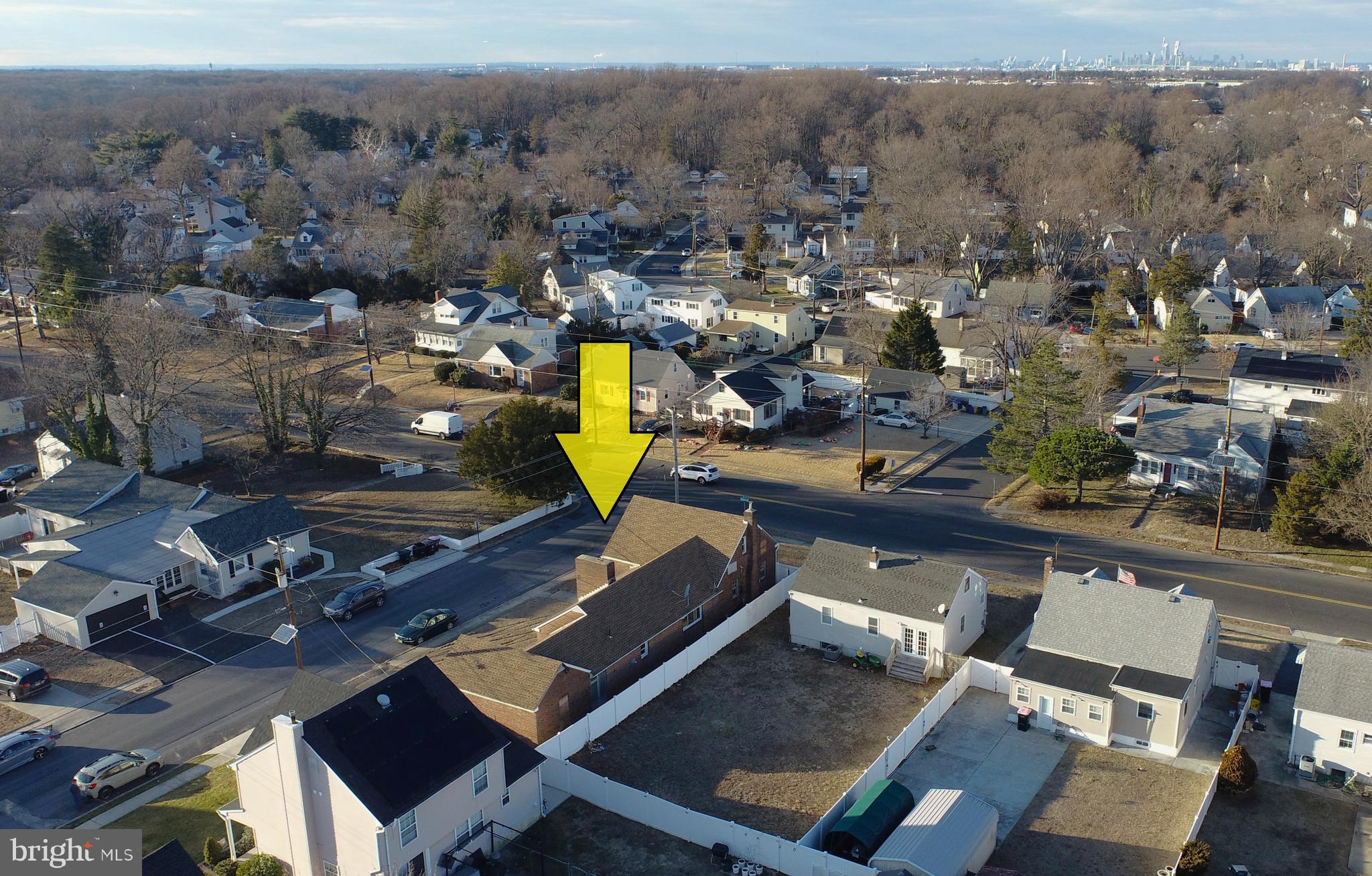 1050 WOODLAND AVENUE