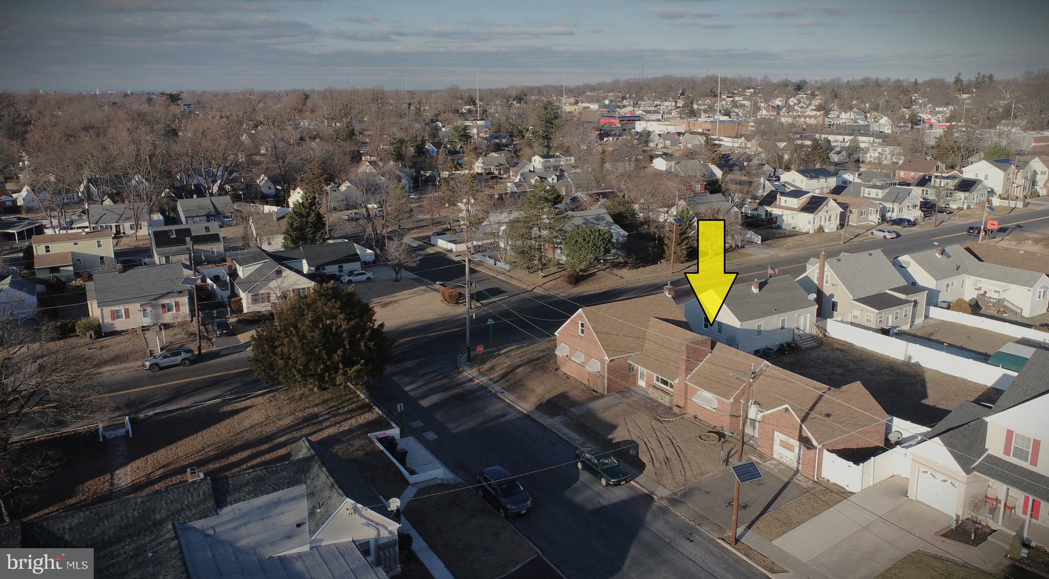 1050 WOODLAND AVENUE