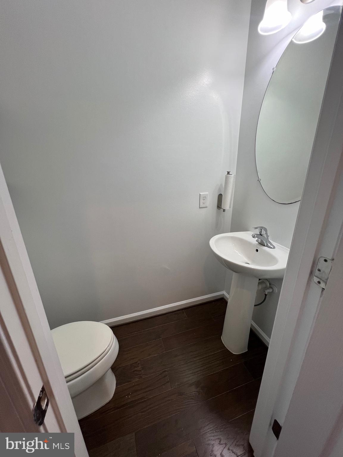 CHERRY HILL CROSSING CONDOMINIUM - Residential Lease