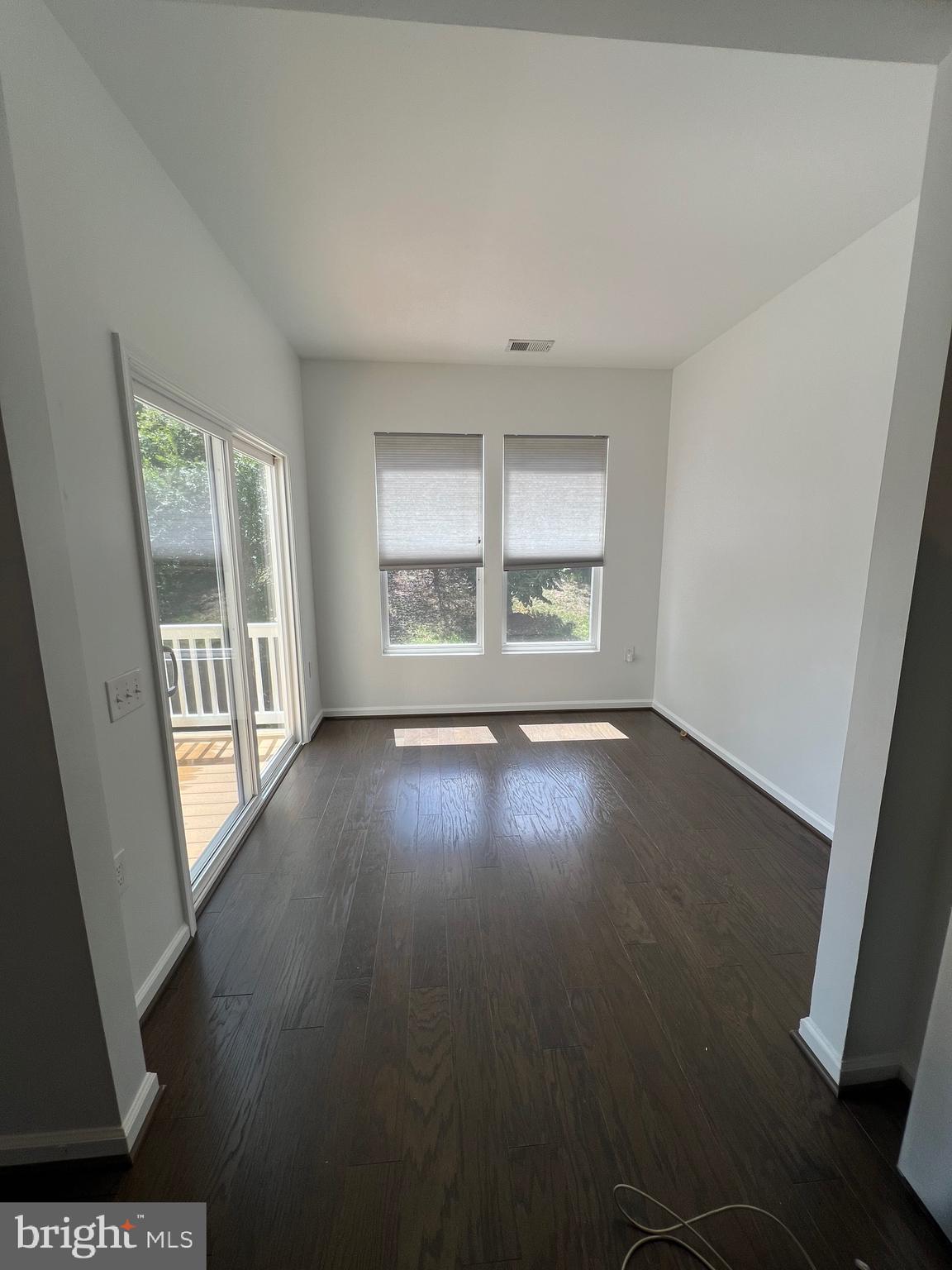 CHERRY HILL CROSSING CONDOMINIUM - Residential Lease