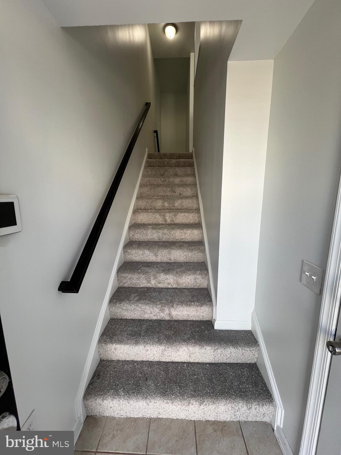 CHERRY HILL CROSSING CONDOMINIUM - Residential Lease