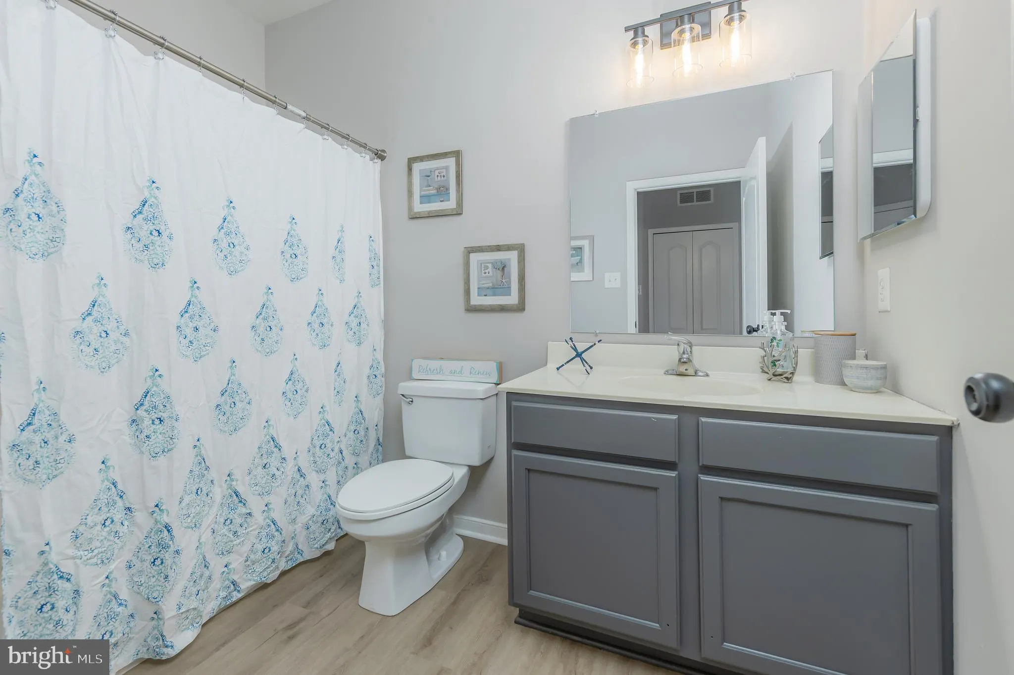 Deptford, New Jersey 08096, United States, 2 Bedrooms Bedrooms, ,2 BathroomsBathrooms,Residential,Pending,115126