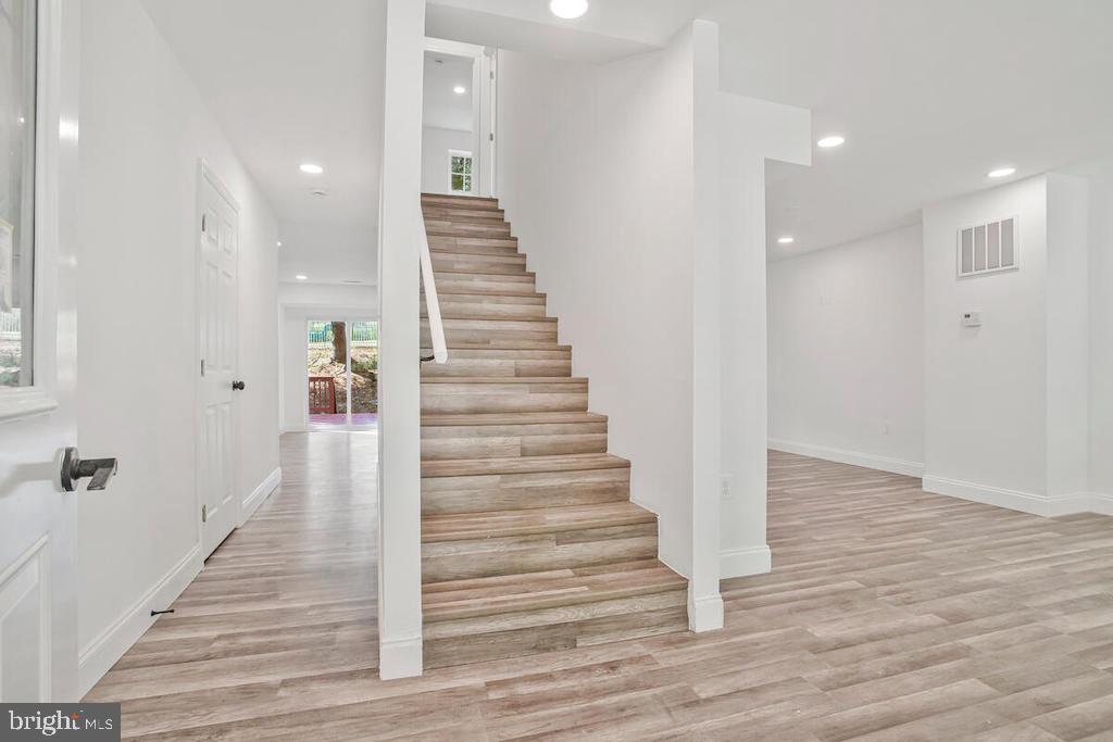 9538 MEADOWS FARM DRIVE