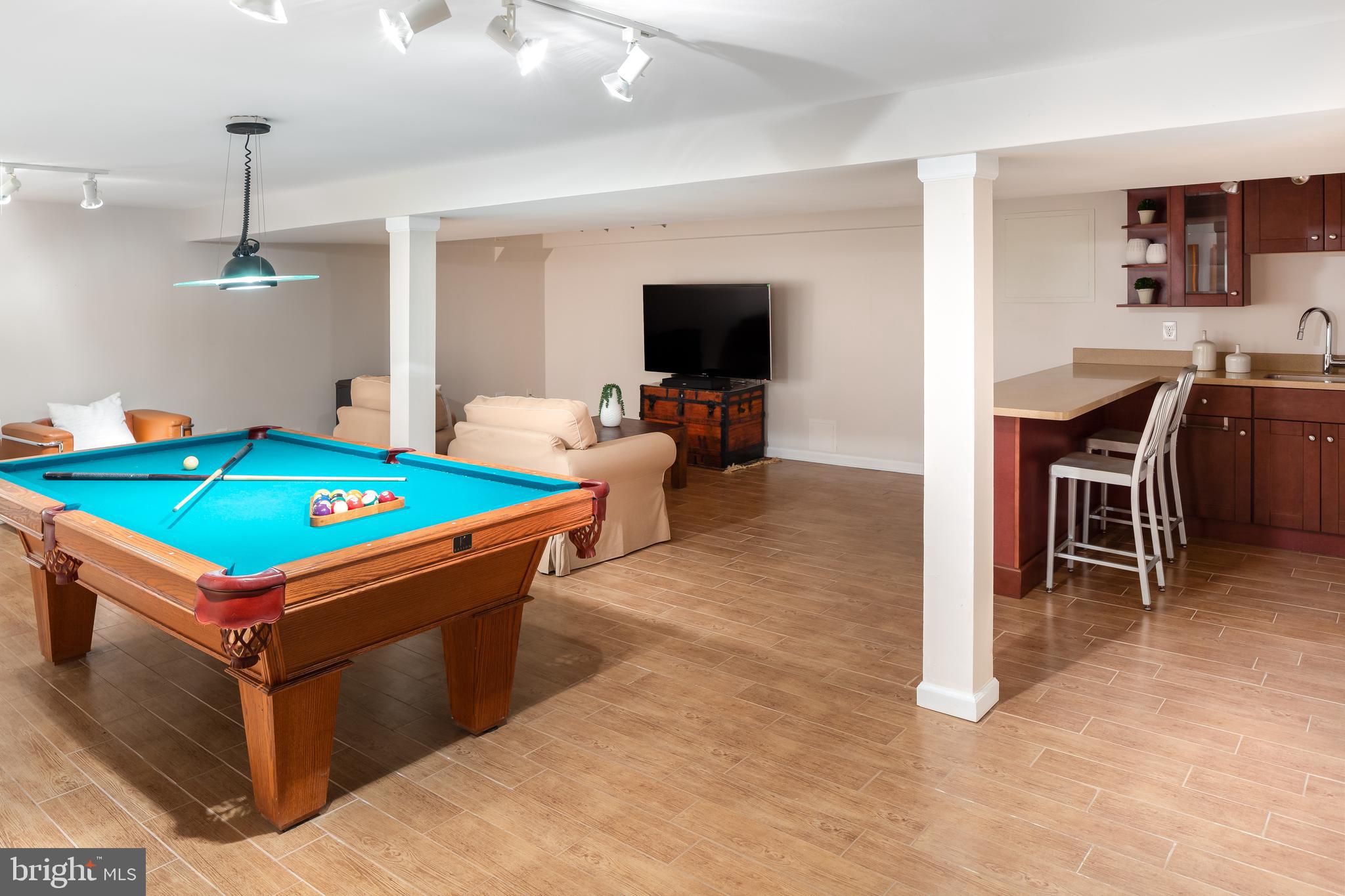 MERION GOLF MANOR - Residential