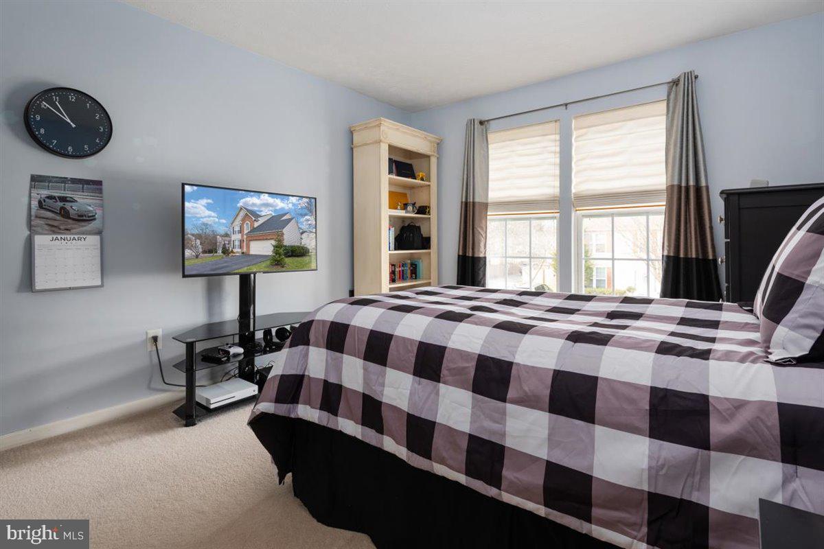 FOX CHASE - Residential