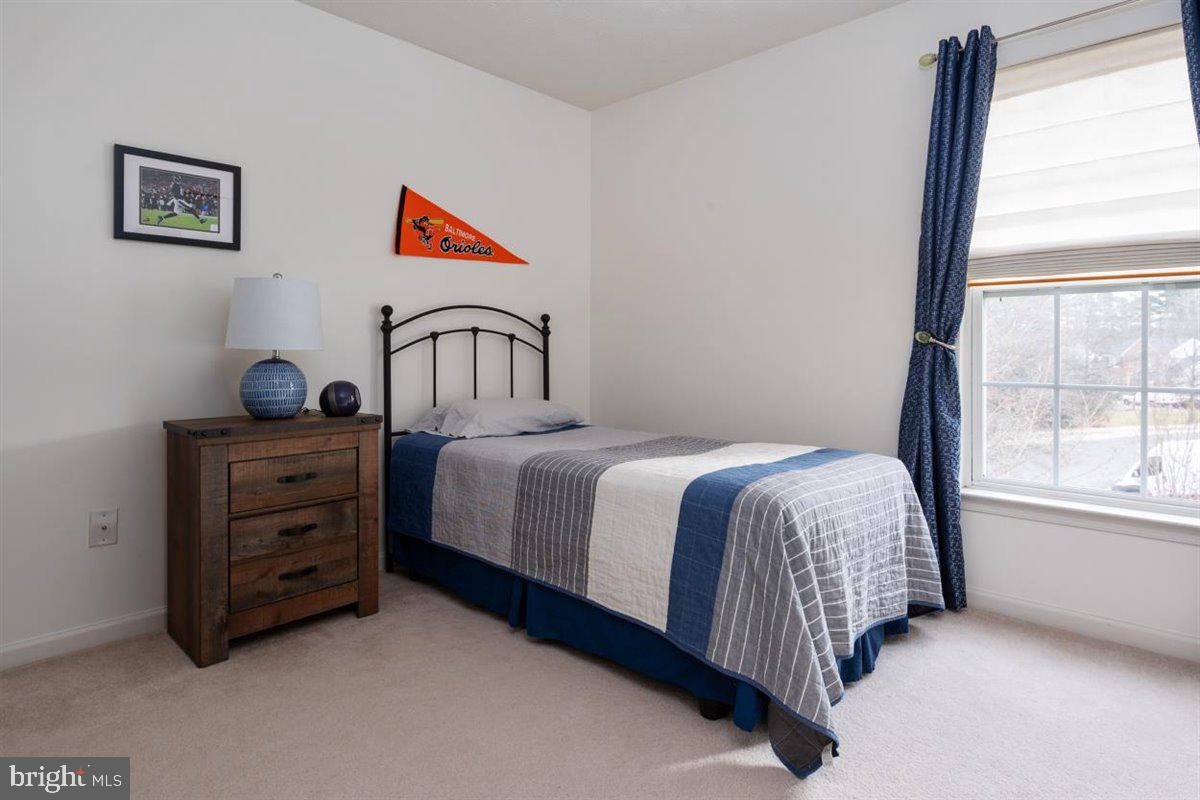 FOX CHASE - Residential