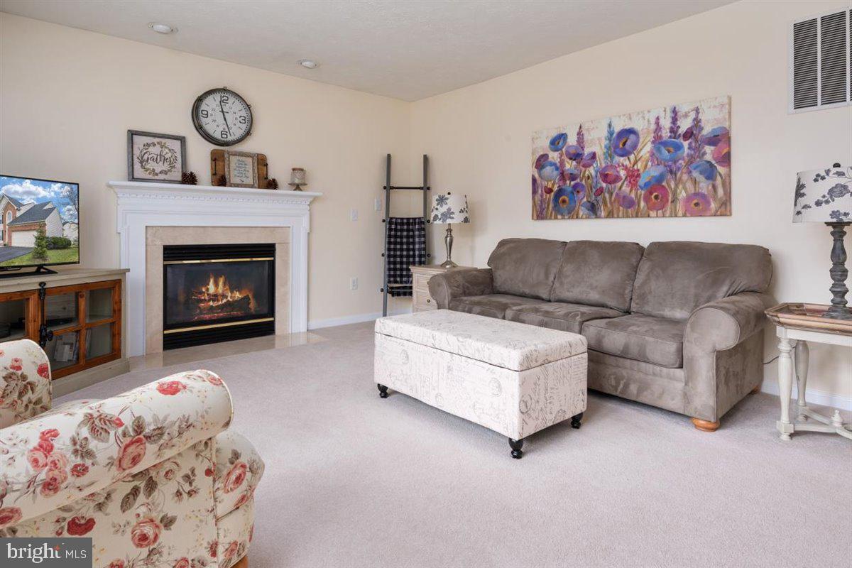 FOX CHASE - Residential