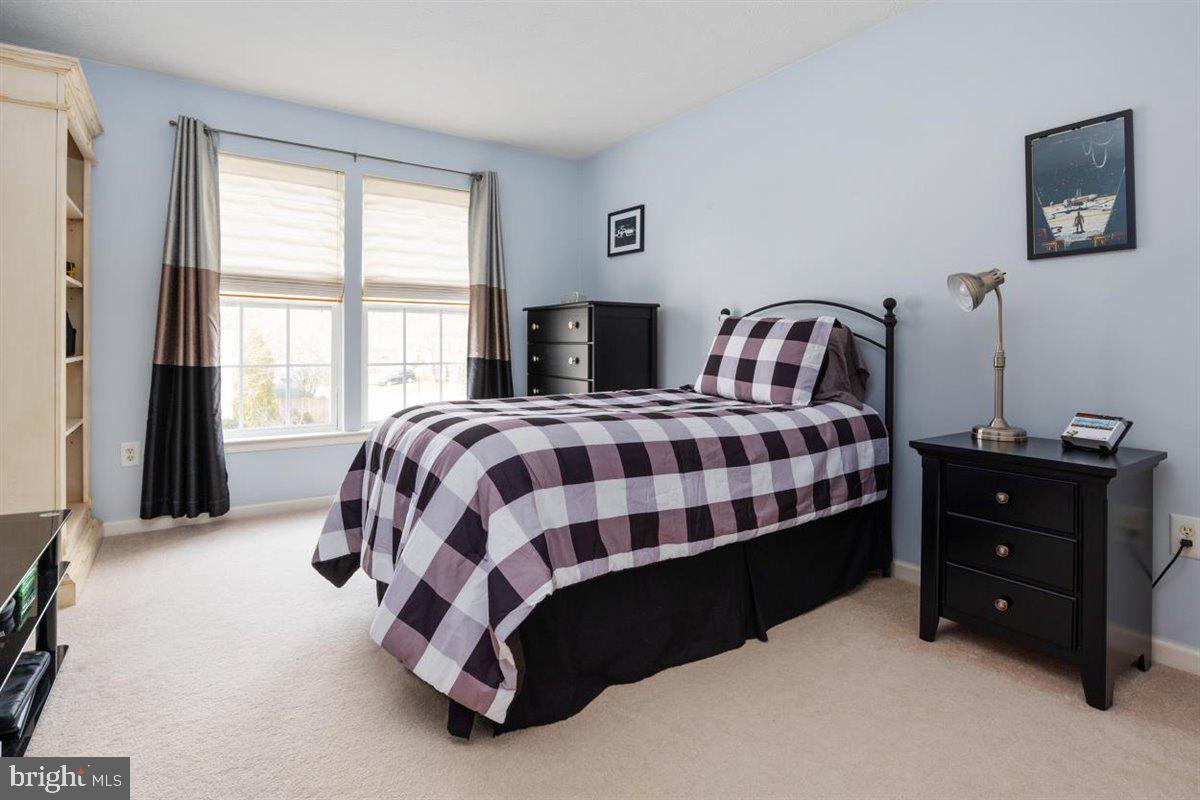 FOX CHASE - Residential