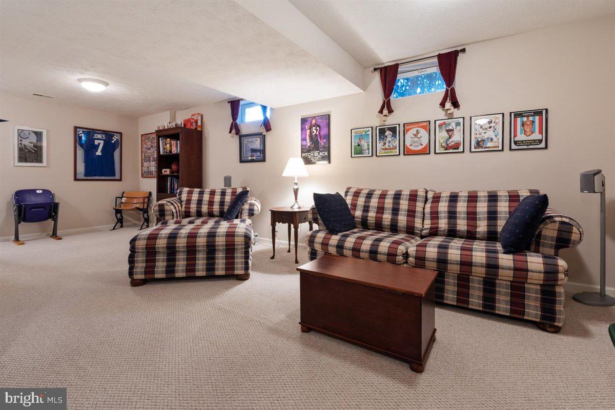 FOX CHASE - Residential