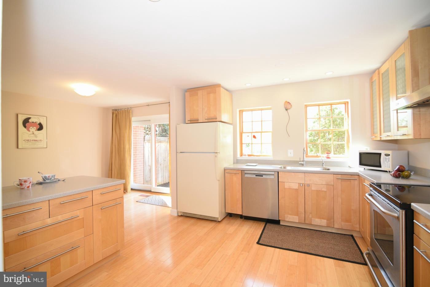 RESTON - Residential