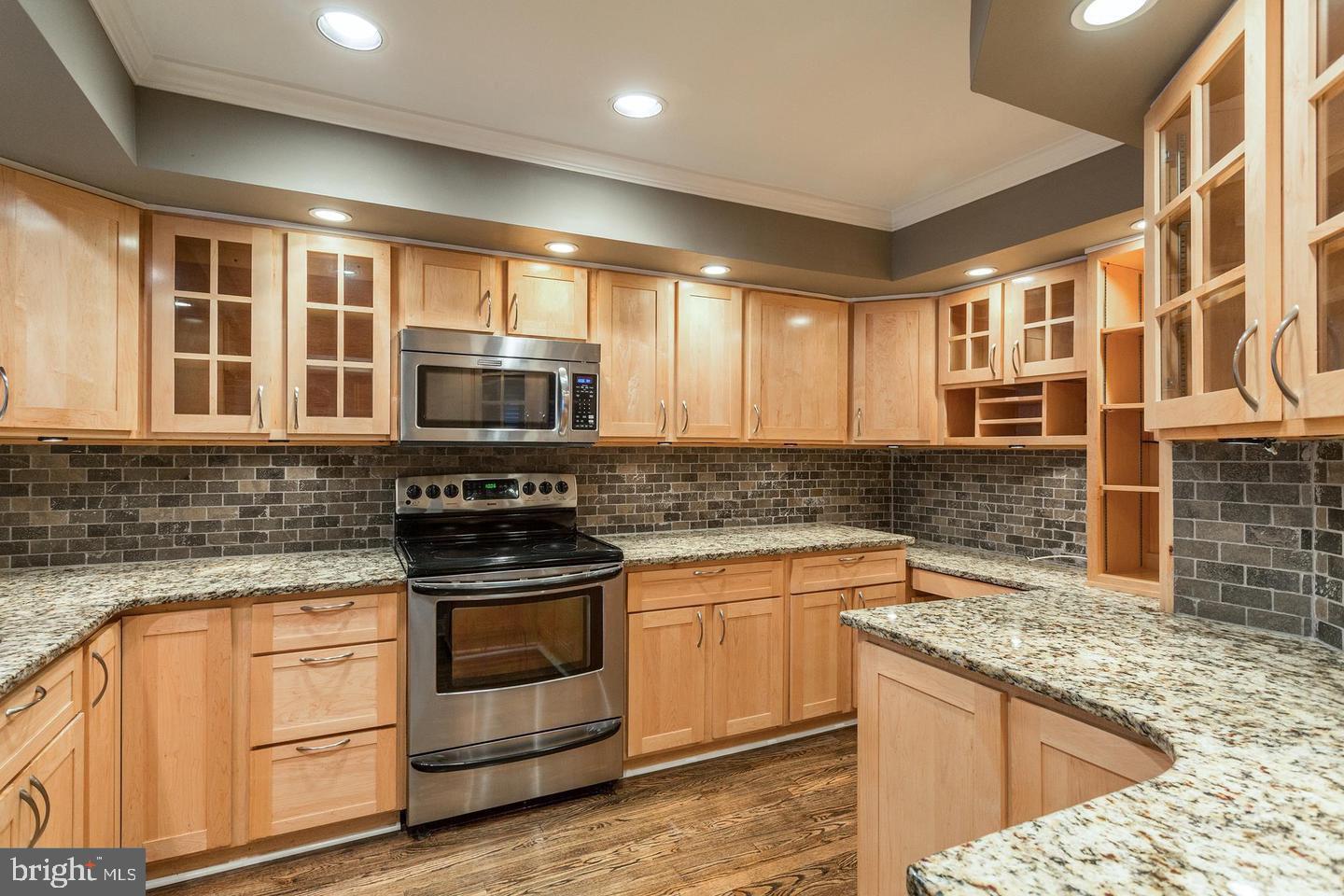 INGHAM MEWS - Residential Lease