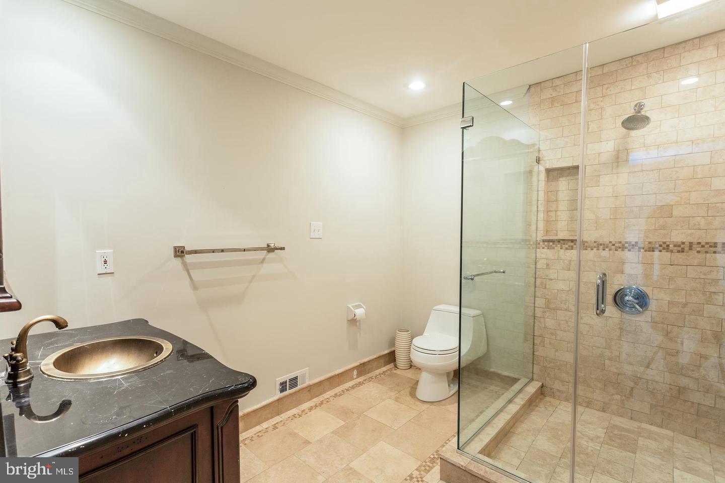 INGHAM MEWS - Residential Lease