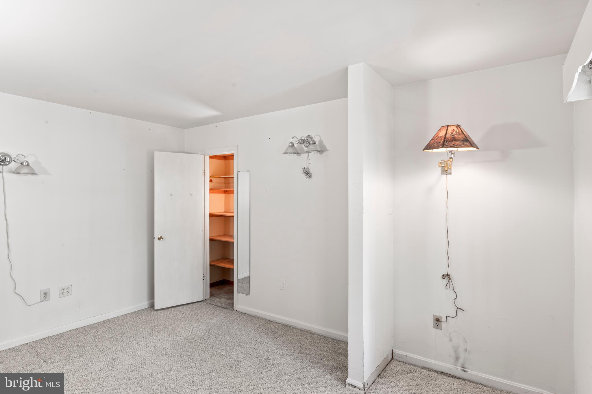 MANTUA - Residential