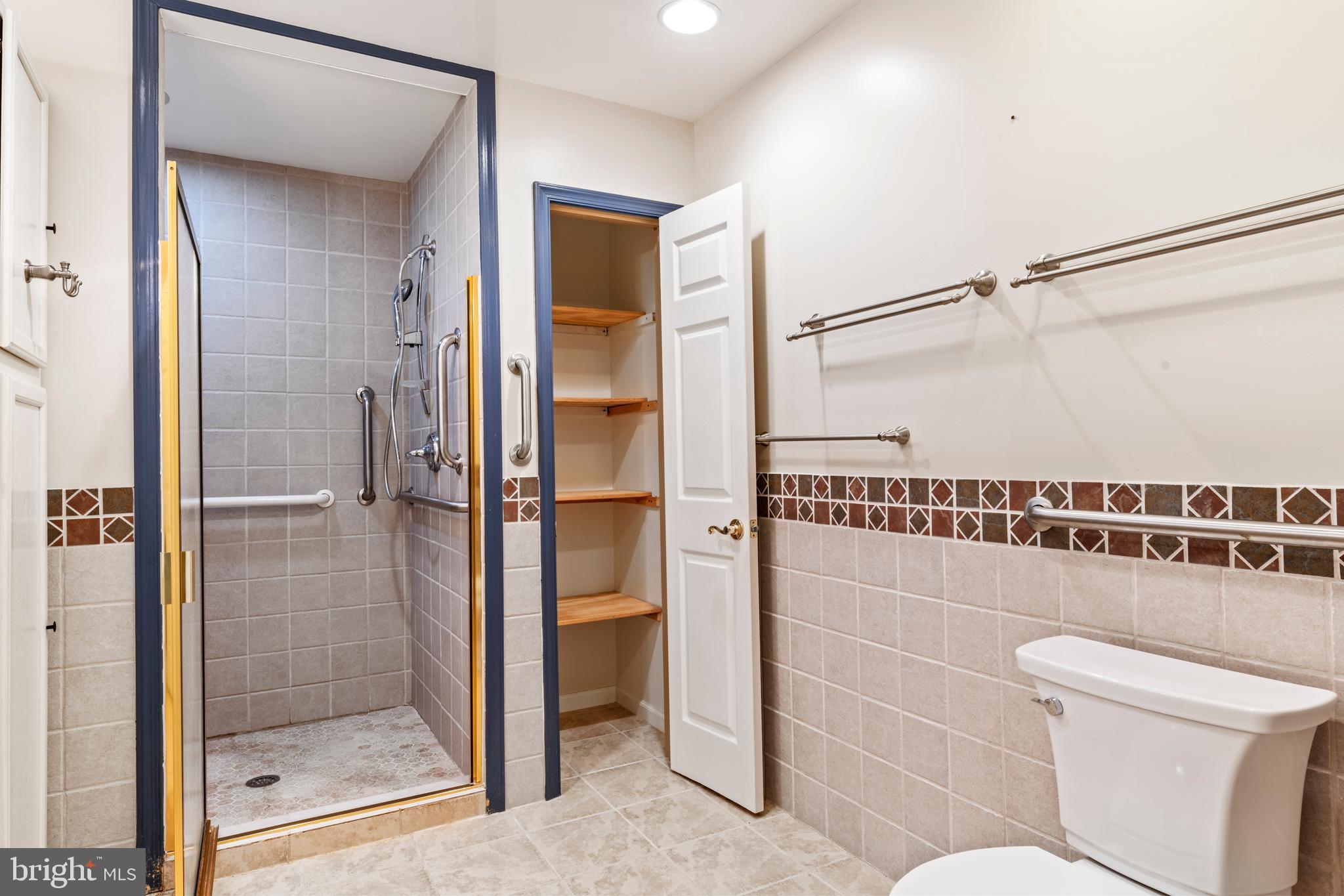 MANTUA - Residential