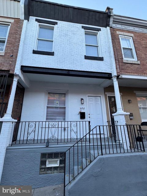 Townhouse For Sale - 3252 N Hope Street<br/> PHILADELPHIA, PA 19140