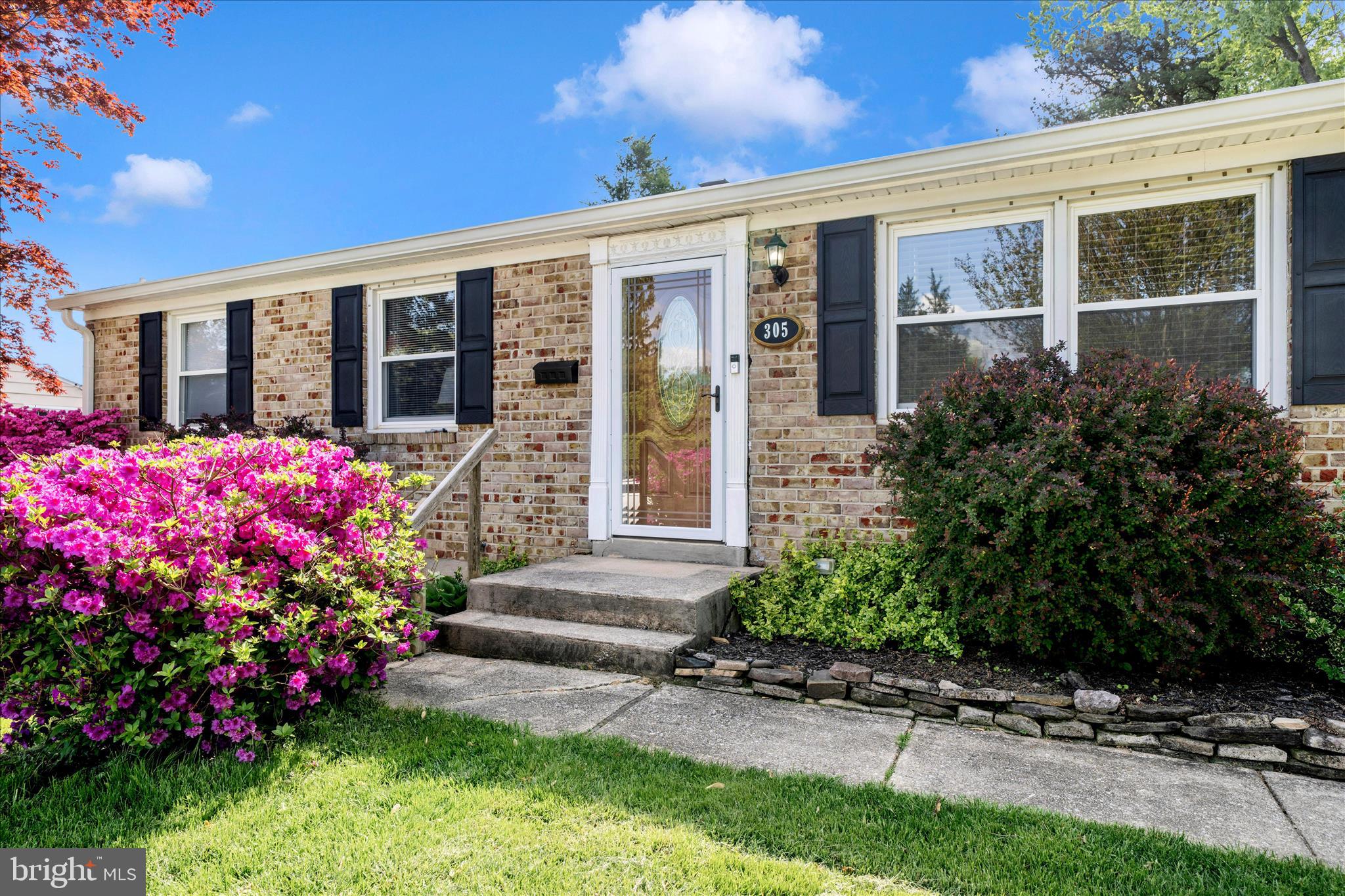 305 GLYNDON DRIVE